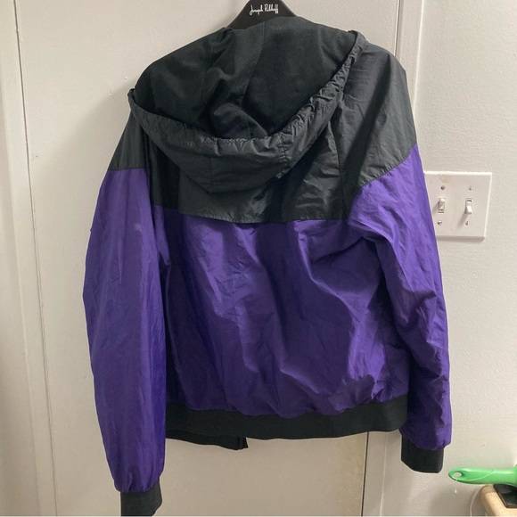 Vintage Nike Windbreaker! - Picture 11 of 11